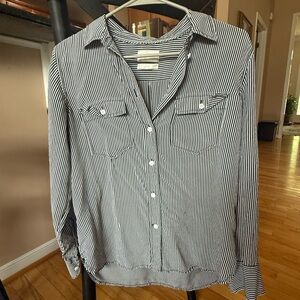 J.Crew Classic Black and White Striped Shirt -size 8 Lightweight & Anti-wrinkle